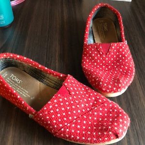 Polka dot red Toms
